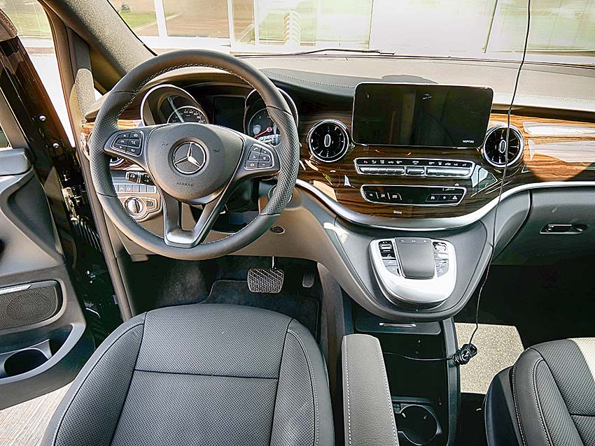 Тест-драйв Mercedes-Benz V-Class